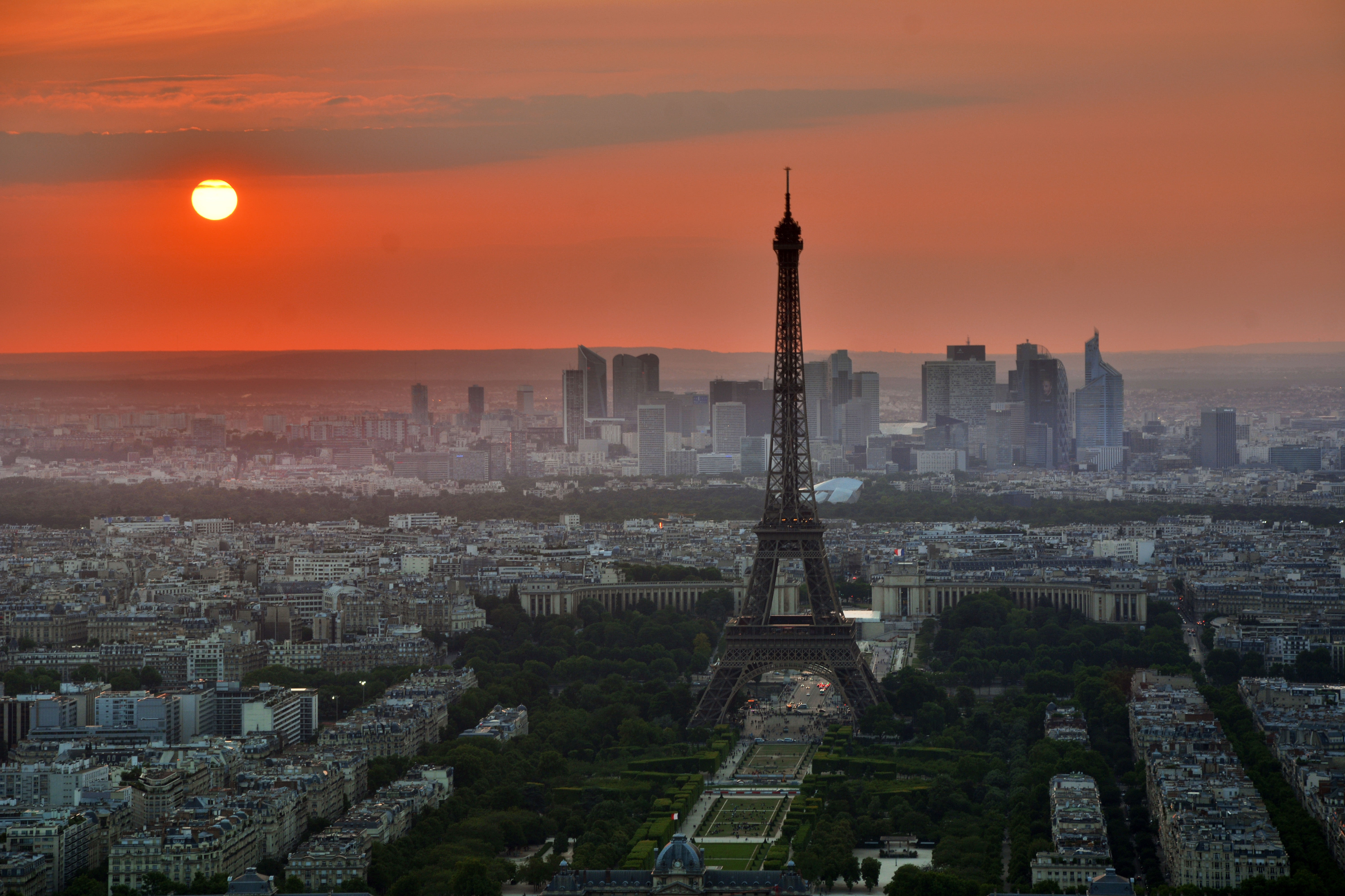 defense-tour Eiffel