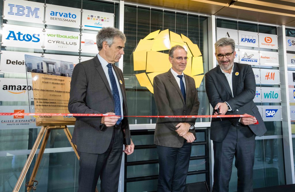 Photo (B.Grossmann). From left to right, Jean-Philippe AMMEUX – Director of IÉSEG, Marc DELOZANNE Chairman of the IÉSEG – Board of Trustees, Pierre-Alain VIELVOYE – President of the Group Adéo