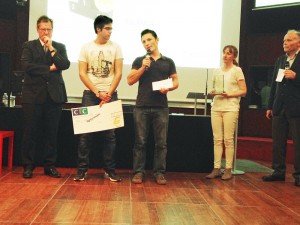 Jérémie Loevenbruck, accompagné de Nail Rida Sbai, son étudiant accompagnant, reçoit le 1er Prix CRÉENSO décerné par la fondation Immochan