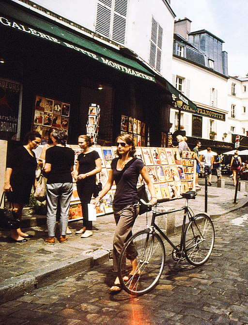 A cosmopolitan city Paris, Montmartre
